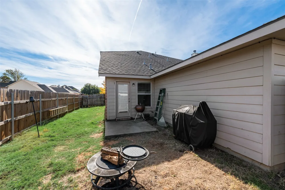8933 Tucker Street Cross Roads, TX 76227