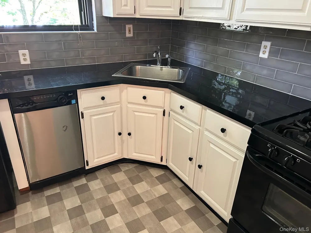284 Sneden Place W #284 Spring Valley, NY 10977