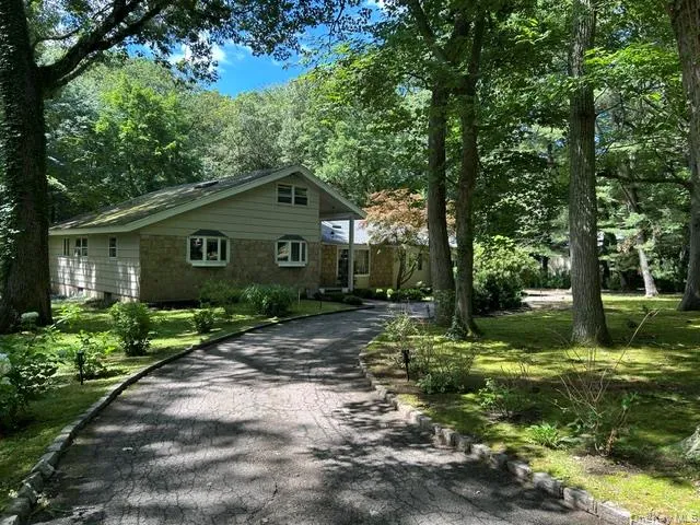3 Fox Lane Locust Valley, NY 11560
