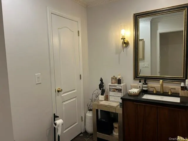 3 Fox Lane Locust Valley, NY 11560