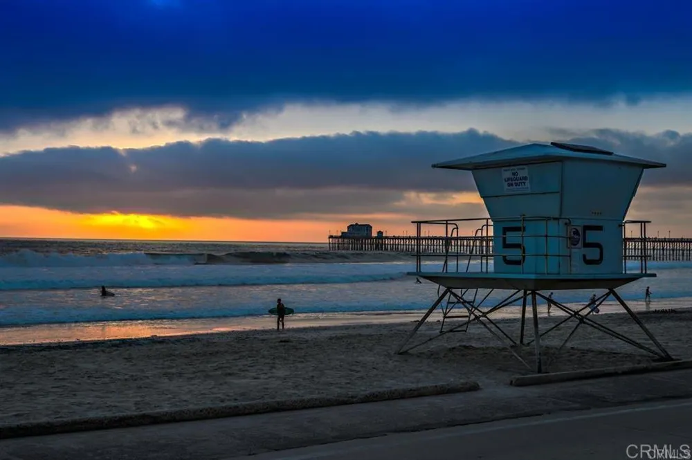 621 Pacific Street #204 Oceanside, CA 92054