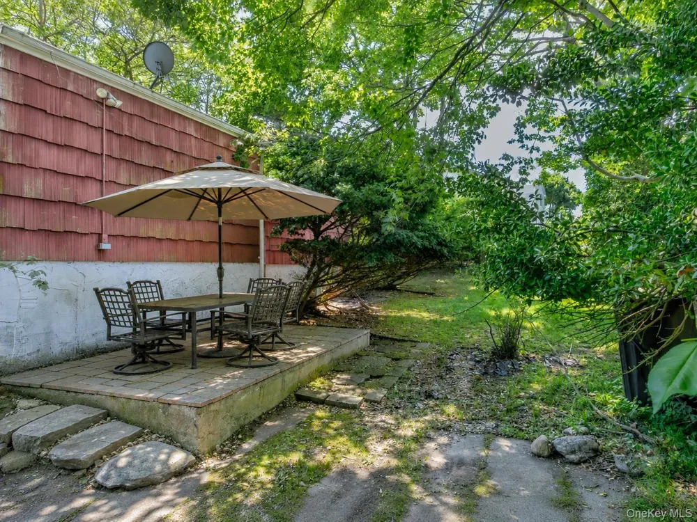 97 Maple Road Rocky Point, NY 11778