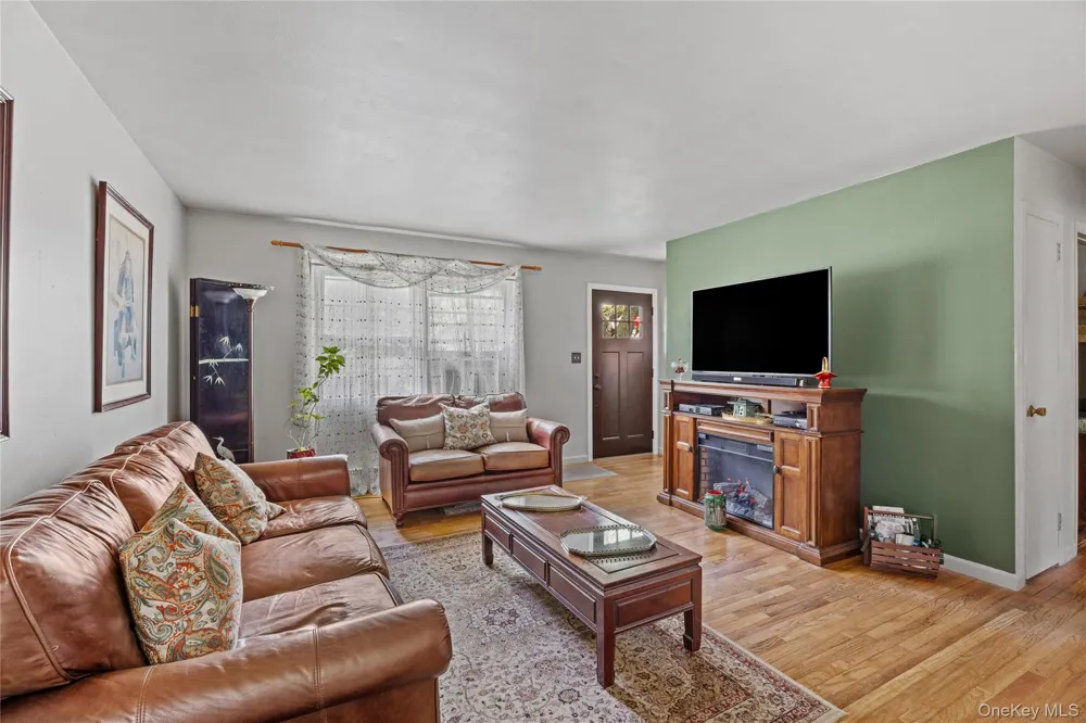 97 Maple Road Rocky Point, NY 11778