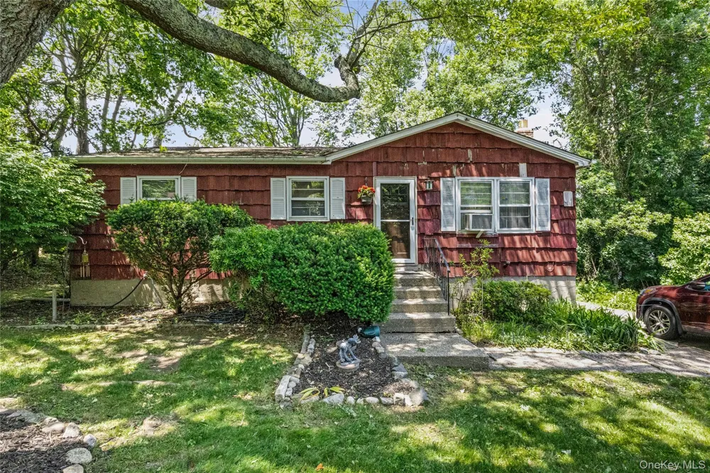 97 Maple Road Rocky Point, NY 11778