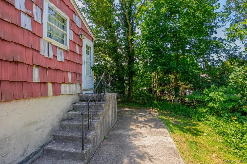 97 Maple Road Rocky Point, NY 11778