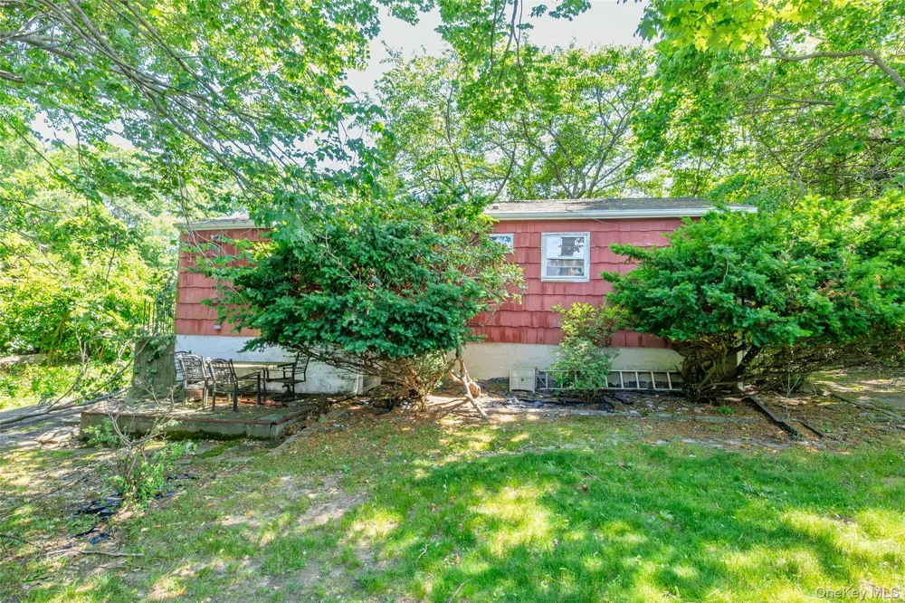 97 Maple Road Rocky Point, NY 11778