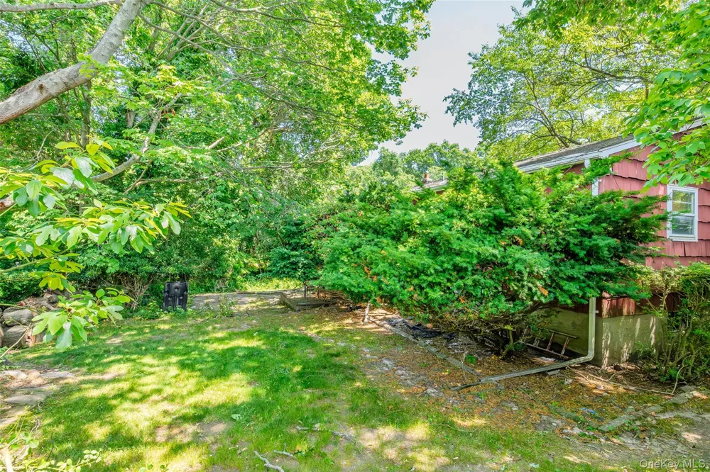 97 Maple Road Rocky Point, NY 11778