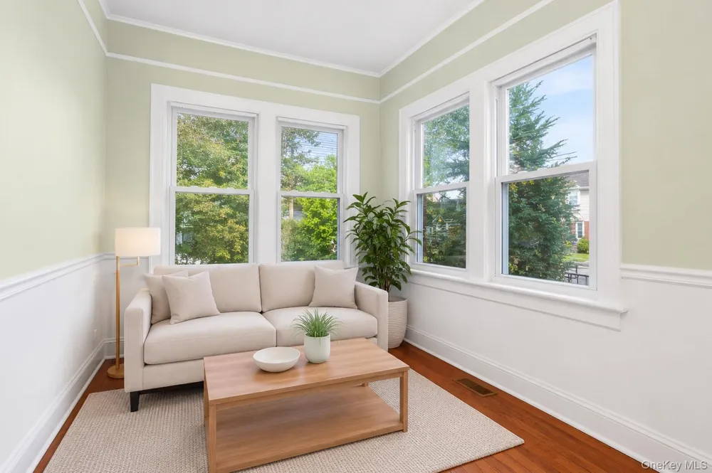 549 De Mott Avenue Baldwin, NY 11510