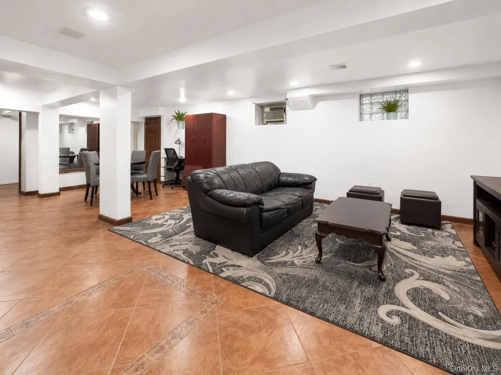 549 De Mott Avenue Baldwin, NY 11510