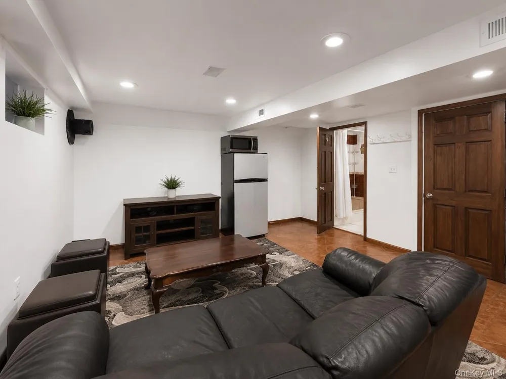 549 De Mott Avenue Baldwin, NY 11510