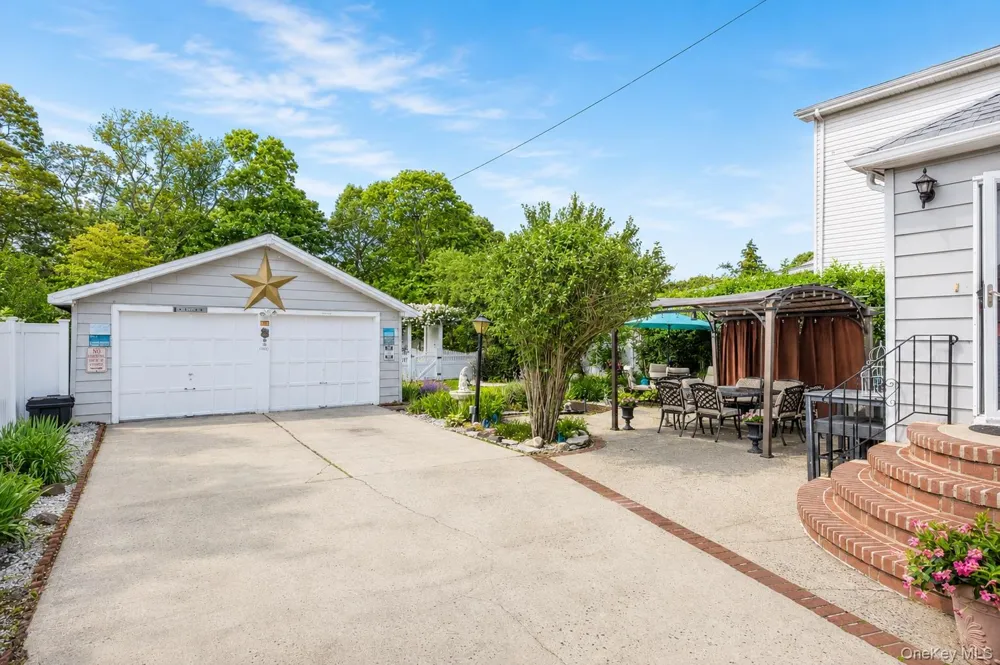549 De Mott Avenue Baldwin, NY 11510