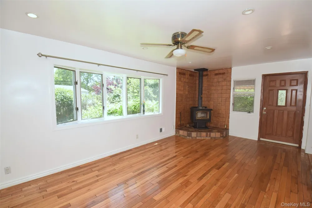 54 Camden Place New Hyde Park, NY 11040