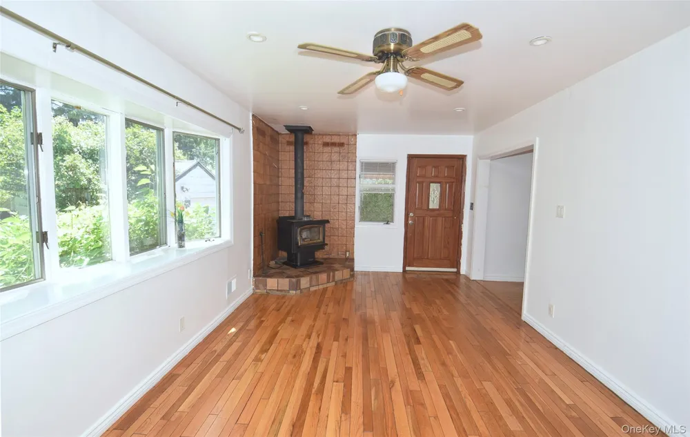 54 Camden Place New Hyde Park, NY 11040