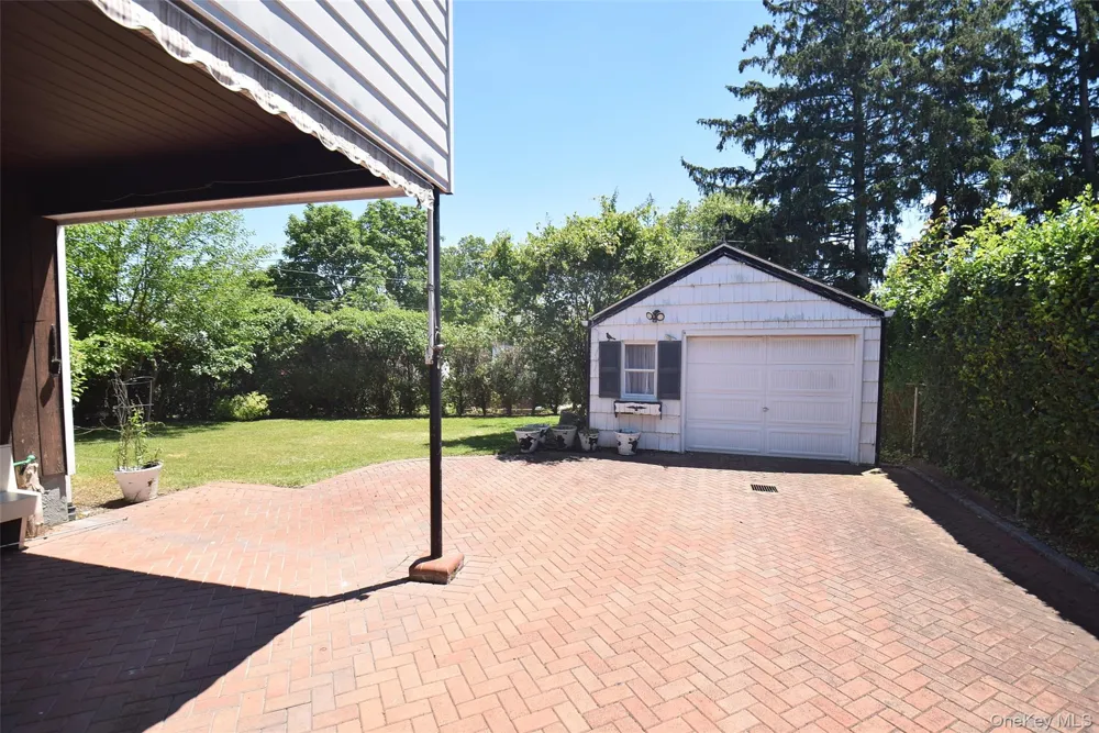 54 Camden Place New Hyde Park, NY 11040