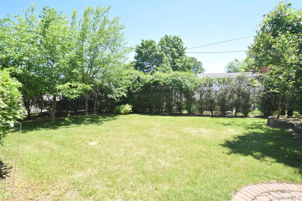 54 Camden Place New Hyde Park, NY 11040