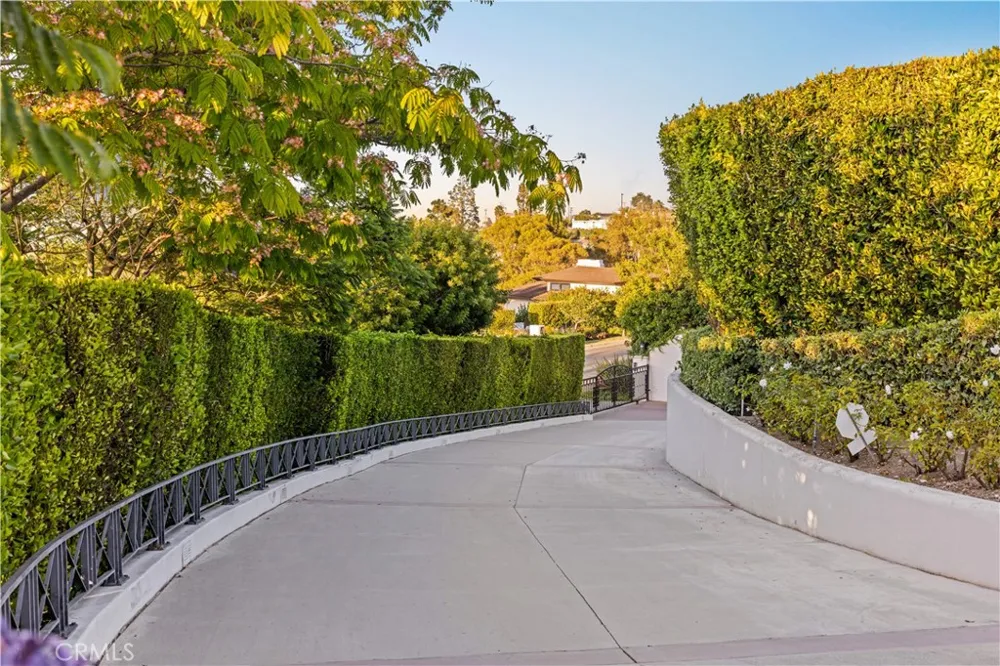 2228 Via Cerritos Palos Verdes Estates, CA 90274
