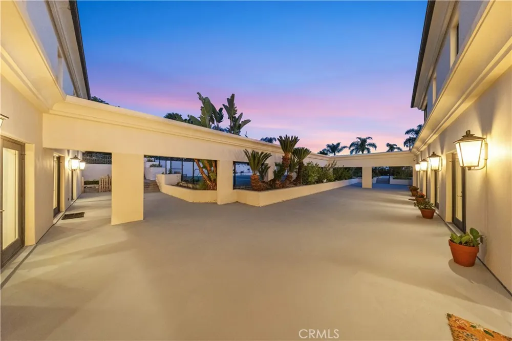 2228 Via Cerritos Palos Verdes Estates, CA 90274