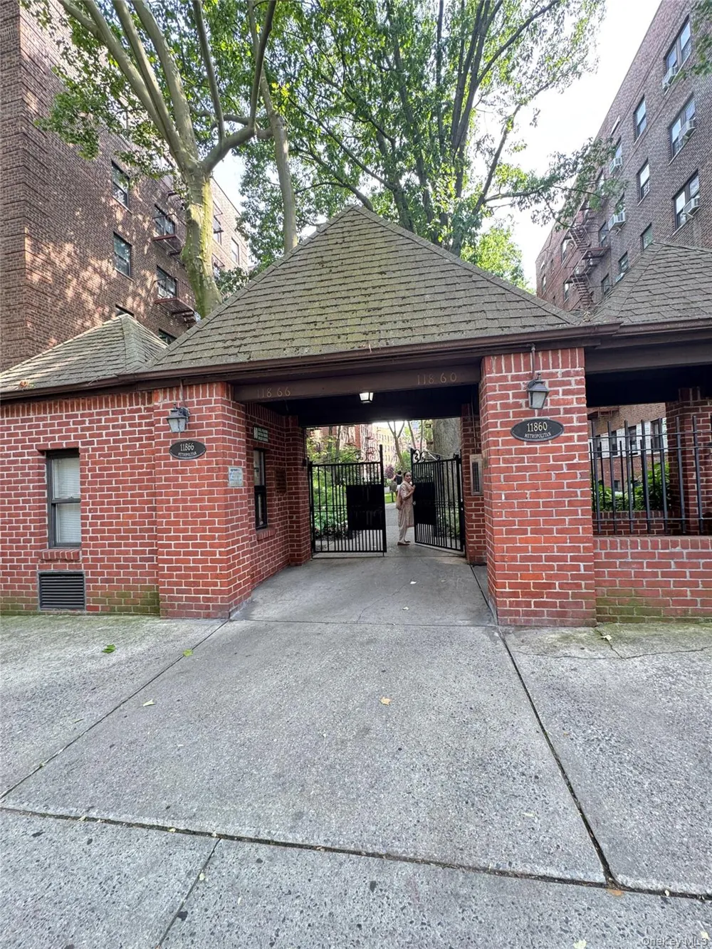118-60 Metropolitan Avenue #1J Kew Gardens, NY 11415