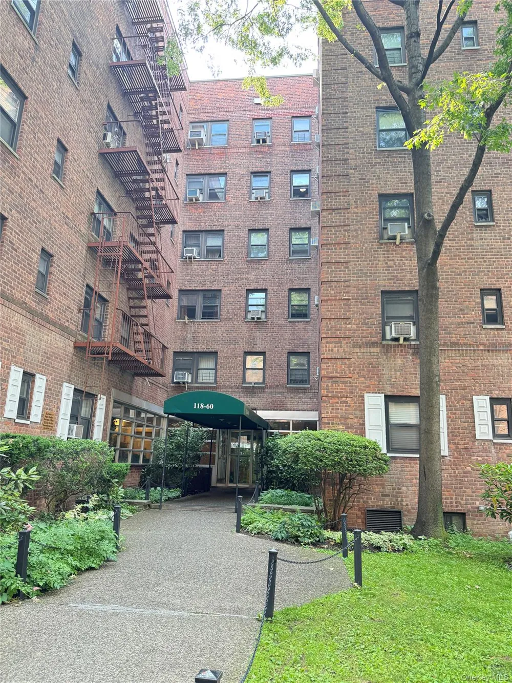 118-60 Metropolitan Avenue #1J Kew Gardens, NY 11415