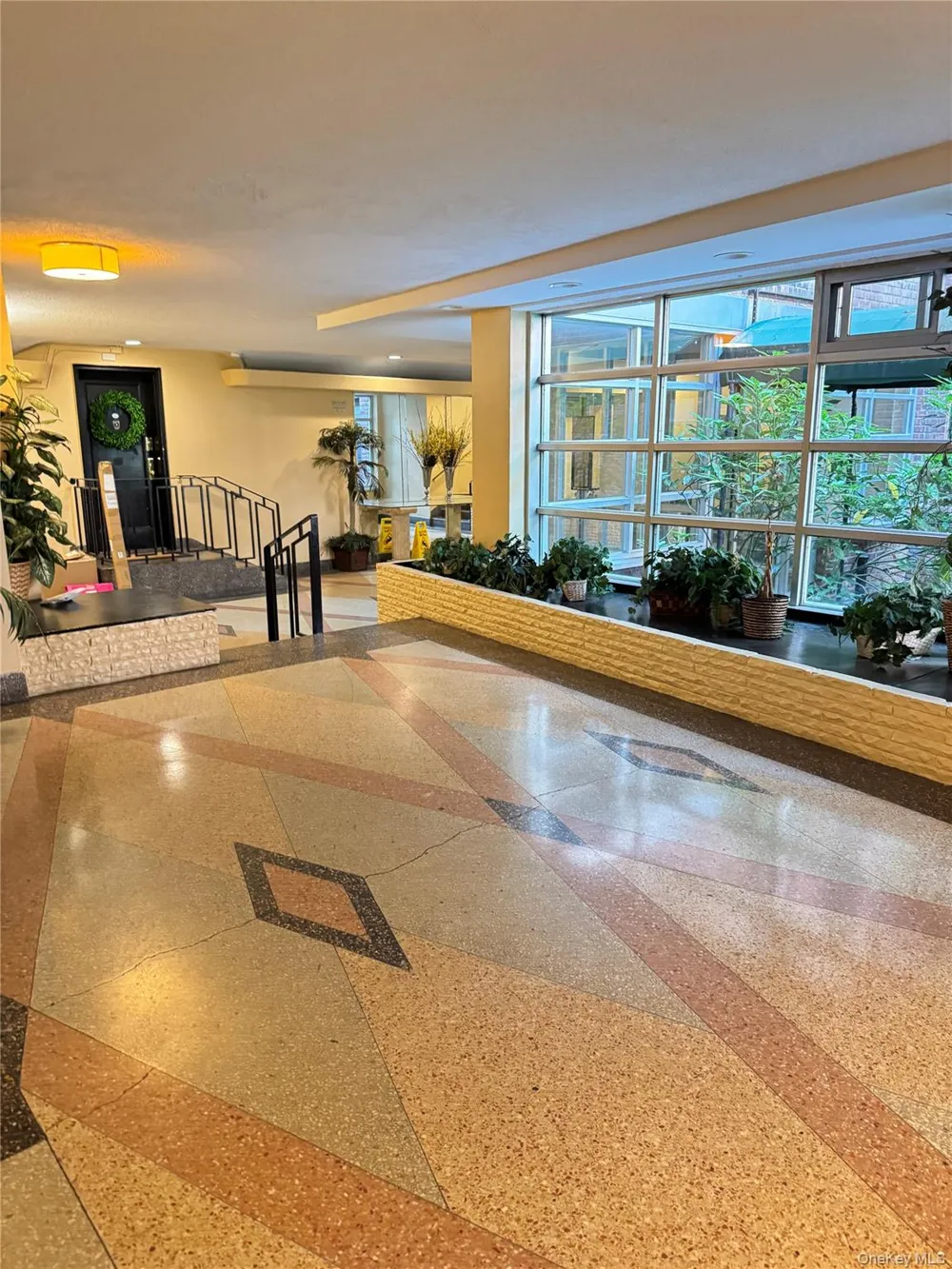 118-60 Metropolitan Avenue #1J Kew Gardens, NY 11415