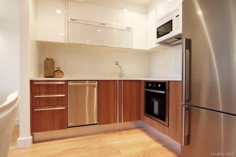 3135 31st Street #605 Astoria, NY 11106