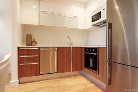 3135 31st Street #605
