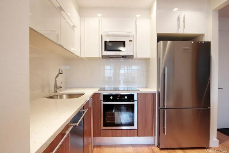 3135 31st Street #605 Astoria, NY 11106