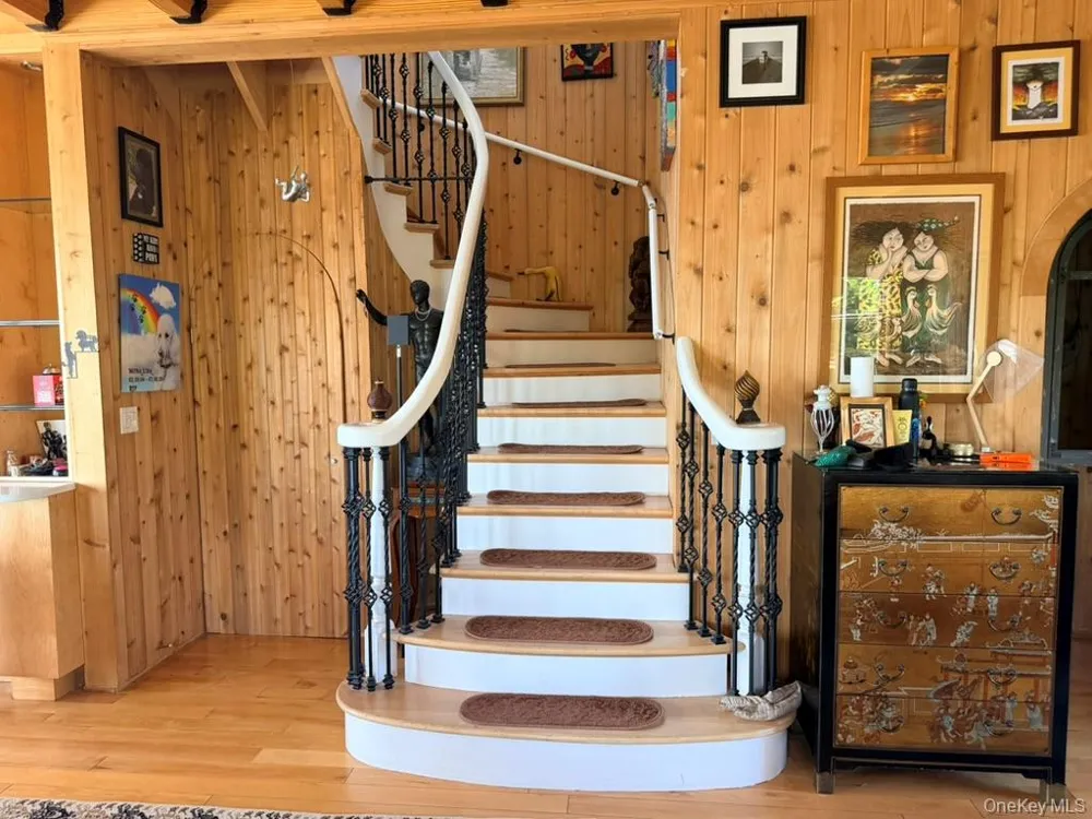 118 Bayview Walk Cherry Grove, NY 11782