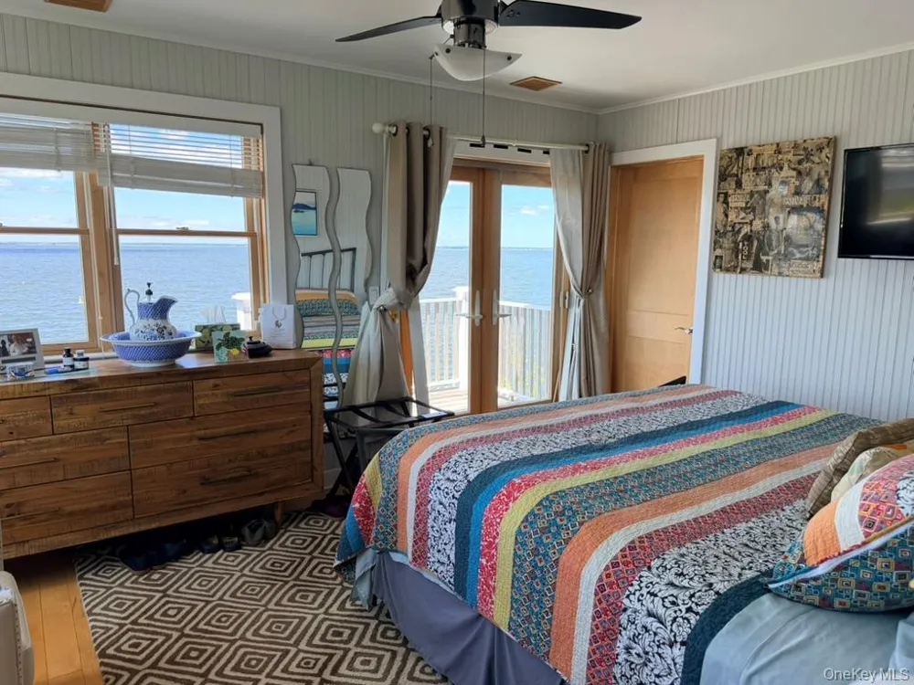 118 Bayview Walk Cherry Grove, NY 11782