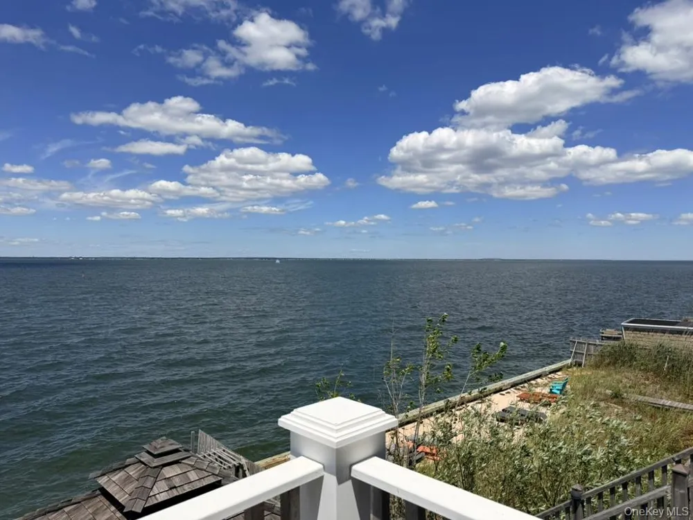 118 Bayview Walk Cherry Grove, NY 11782