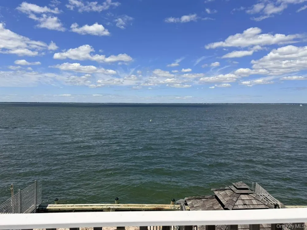 118 Bayview Walk Cherry Grove, NY 11782