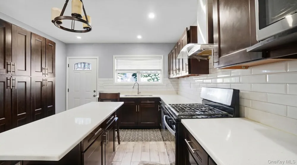 99-13 215th Street Queens Village, NY 11429