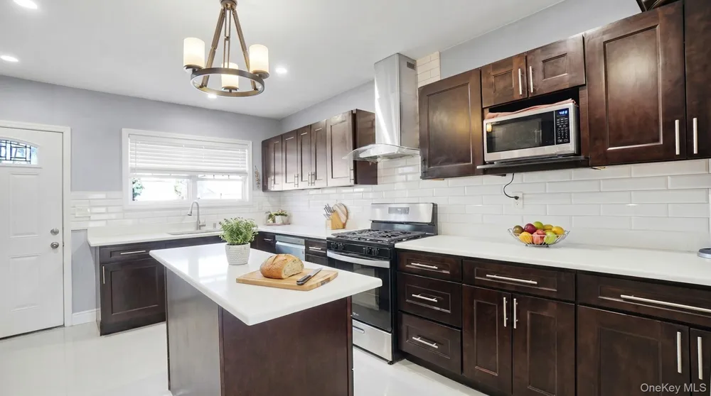 99-13 215th Street Queens Village, NY 11429