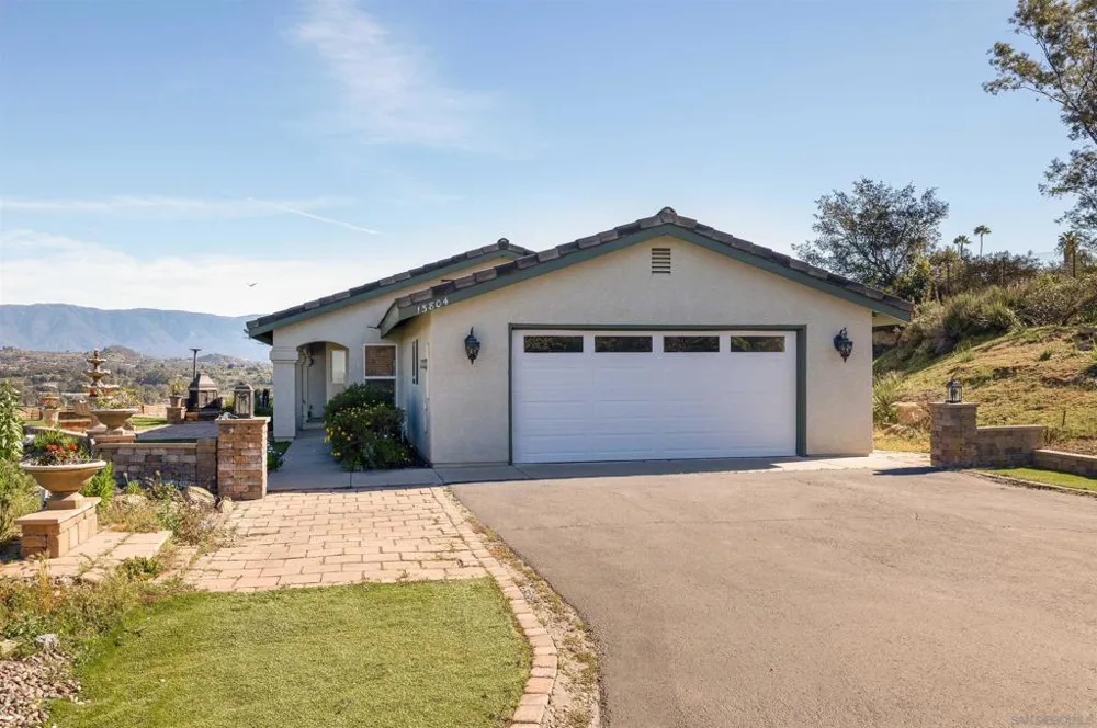 13804 Chaparral Terrace Valley Center, CA 92082