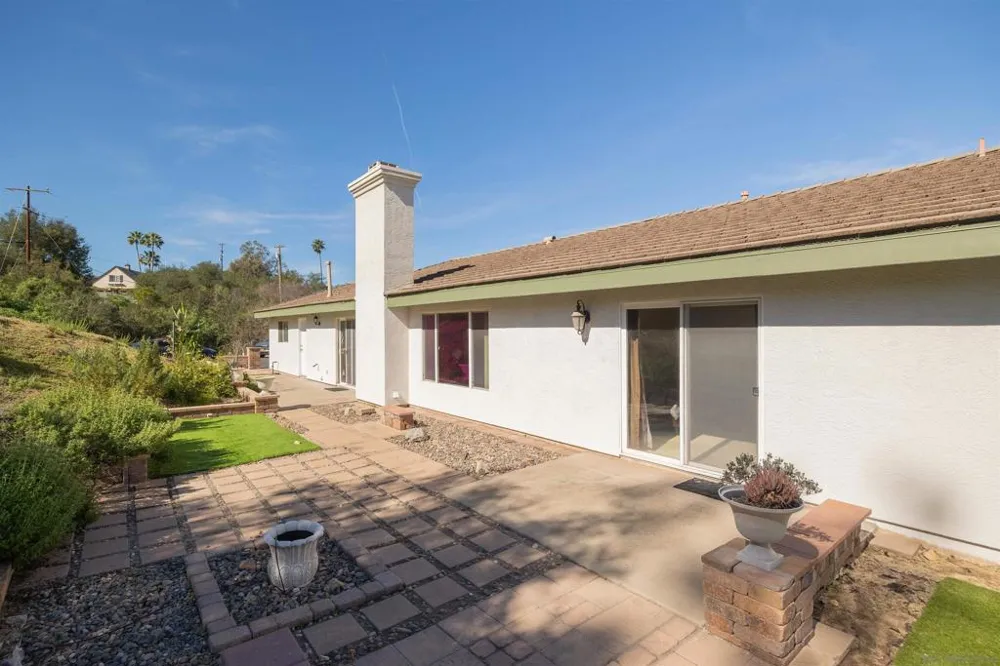 13804 Chaparral Terrace Valley Center, CA 92082