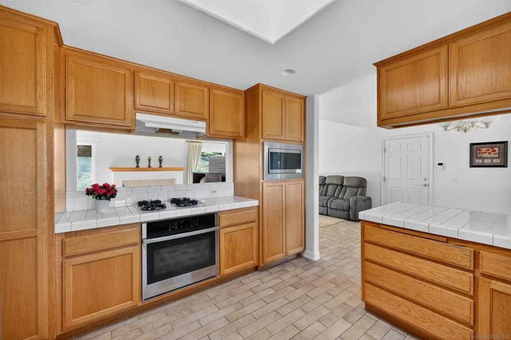 13804 Chaparral Terrace Valley Center, CA 92082