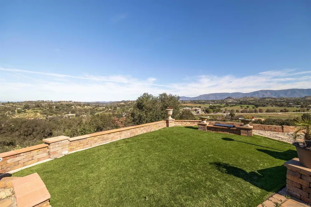 13804 Chaparral Terrace Valley Center, CA 92082
