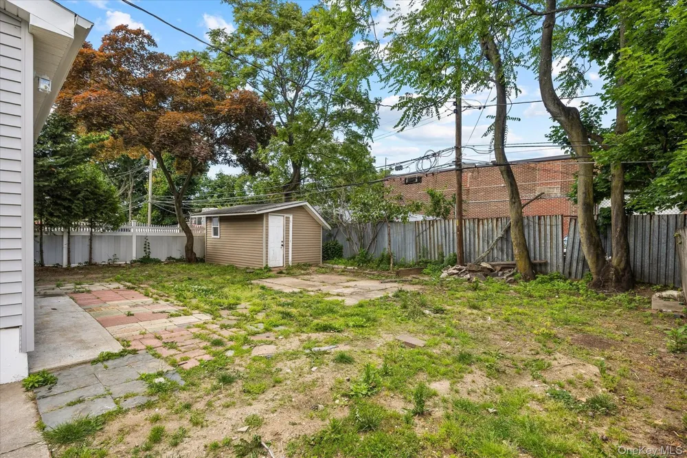 27 Circle Drive Hempstead, NY 11550