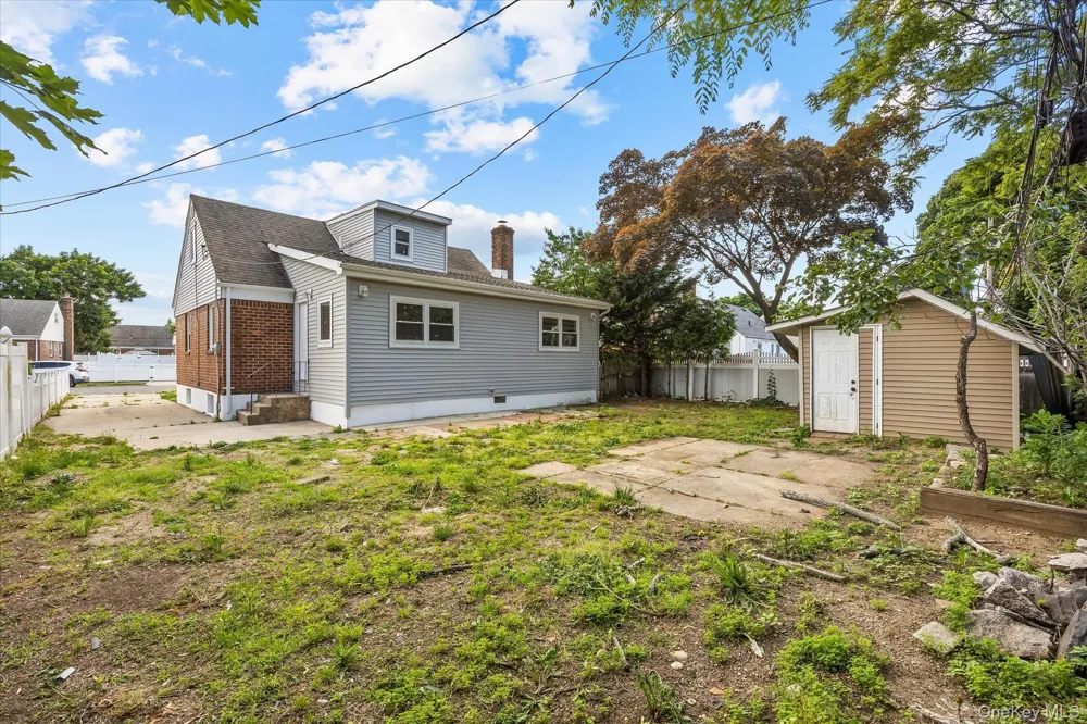 27 Circle Drive Hempstead, NY 11550