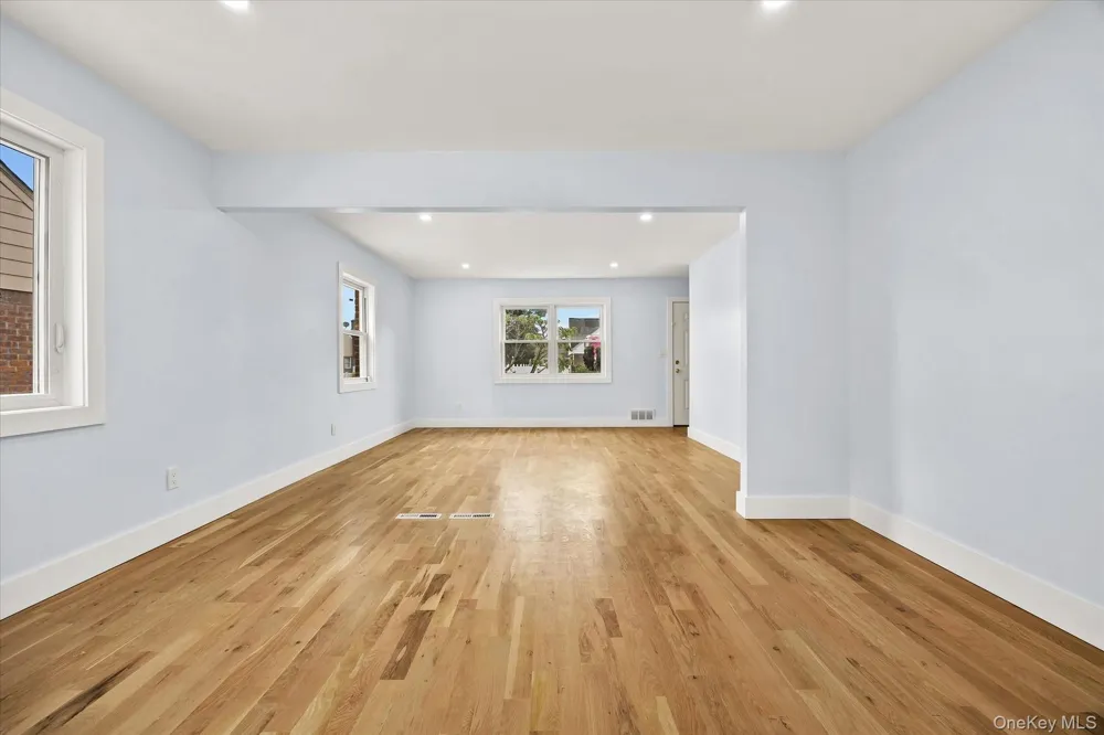 27 Circle Drive Hempstead, NY 11550