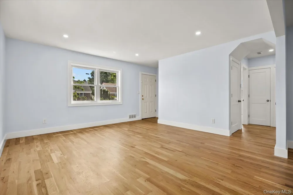 27 Circle Drive Hempstead, NY 11550