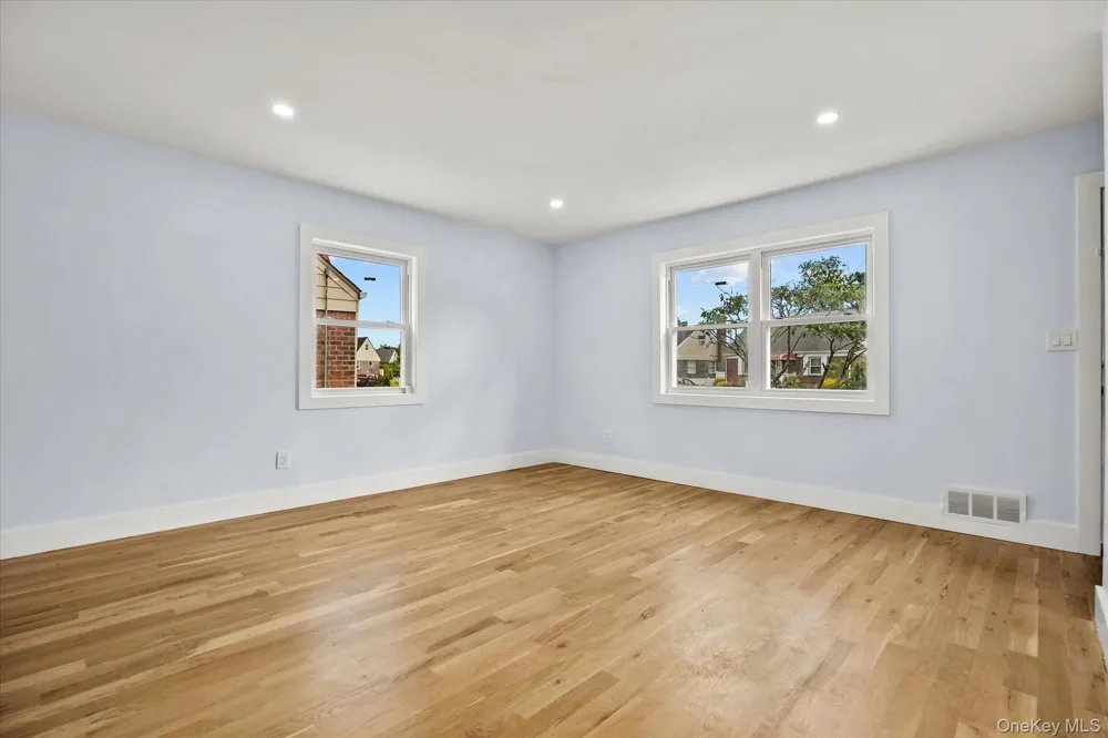 27 Circle Drive Hempstead, NY 11550