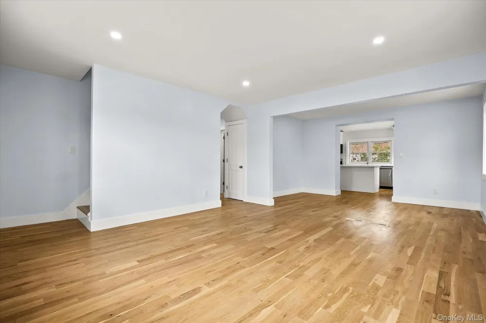 27 Circle Drive Hempstead, NY 11550
