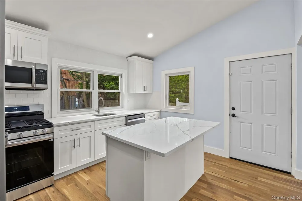 27 Circle Drive Hempstead, NY 11550