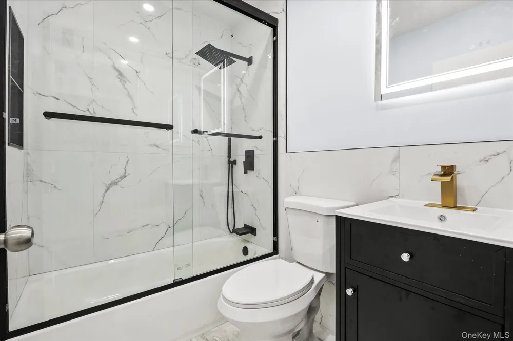 27 Circle Drive Hempstead, NY 11550