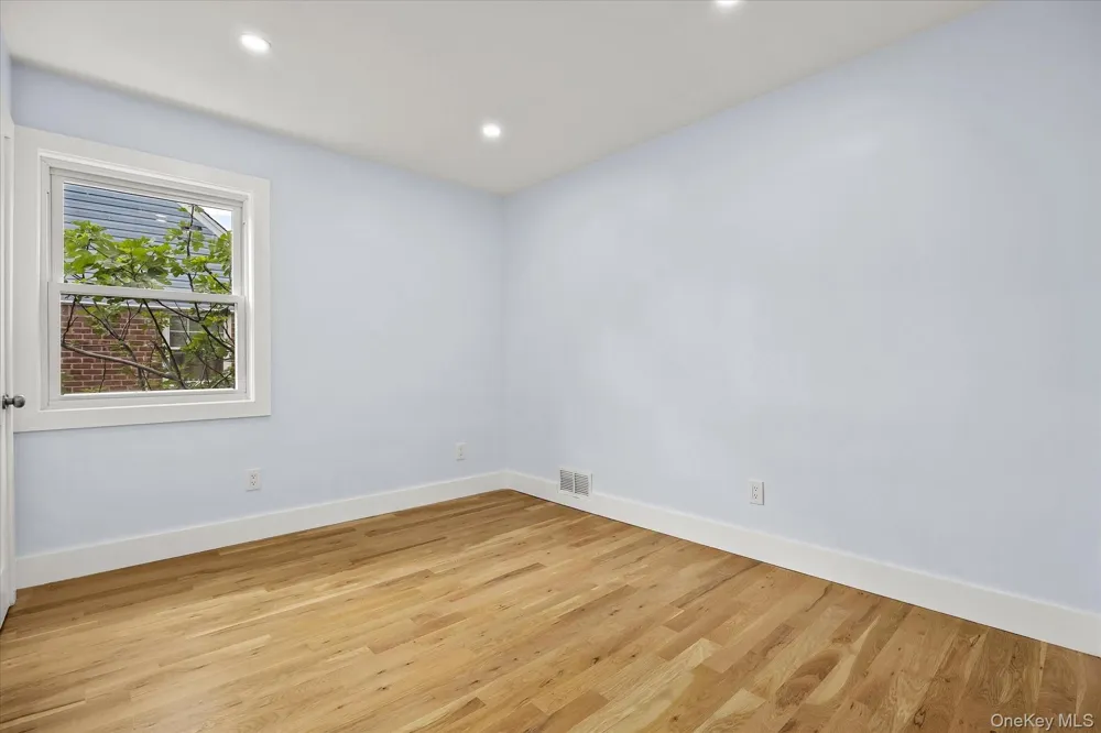 27 Circle Drive Hempstead, NY 11550