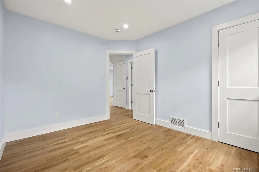 27 Circle Drive Hempstead, NY 11550