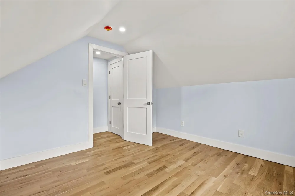 27 Circle Drive Hempstead, NY 11550