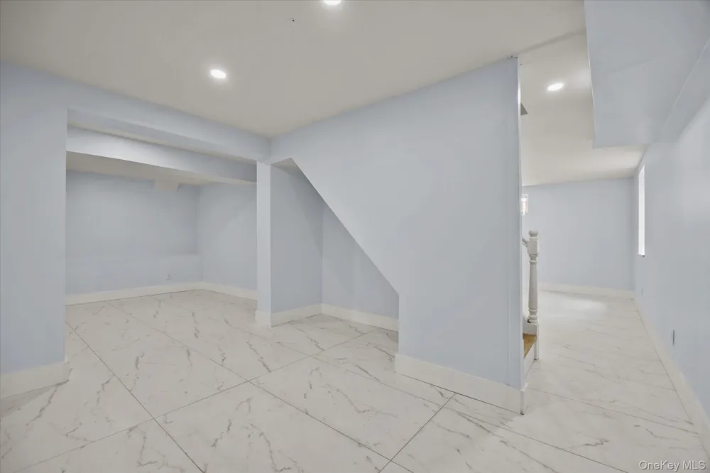27 Circle Drive Hempstead, NY 11550