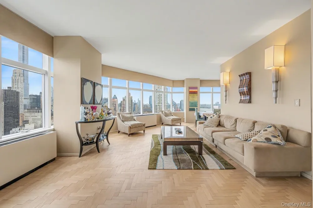 160 W 66th Street #49D New York (Manhattan), NY 10023